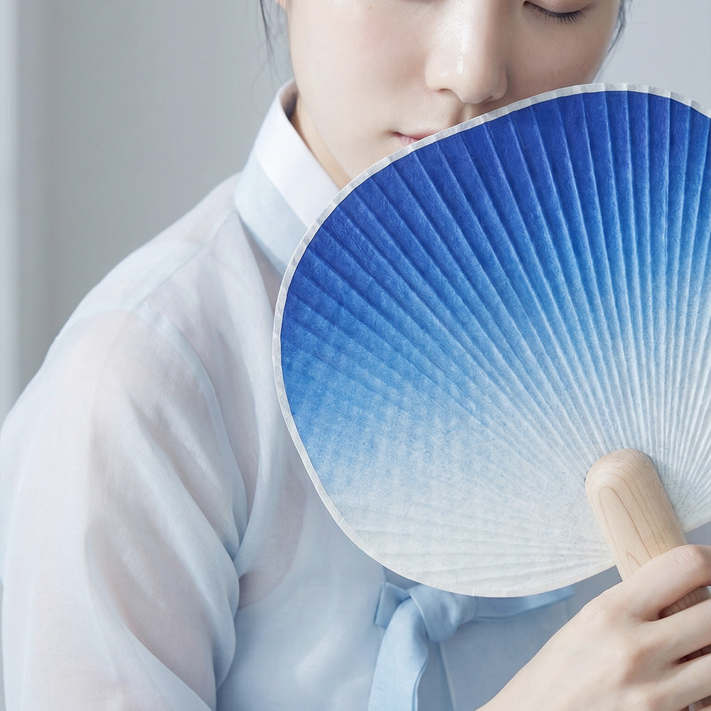 Pyunkang Yul Indigo Hanji Round Fan – Korean Traditional Fan