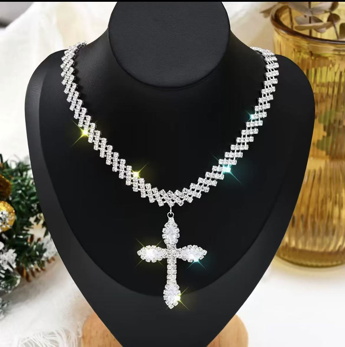 Silver Rhinestone Cross Choker Necklace – Adjustable U-Shape Bamboo Chain for Women