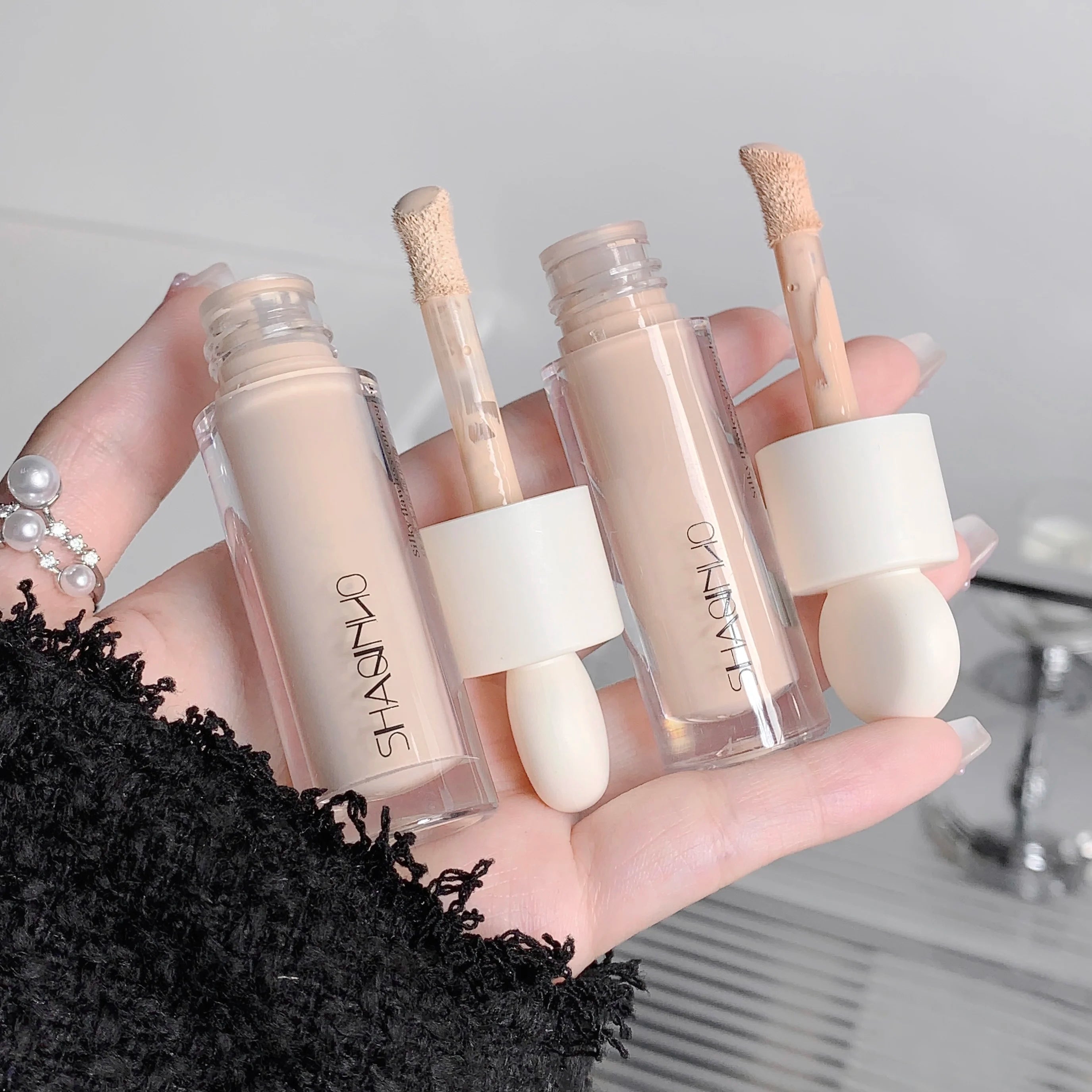 Flawless Finish Liquid Concealer – Full Coverage for Dark Circles, Blemishes & Freckles