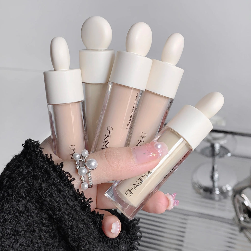 Flawless Finish Liquid Concealer – Full Coverage for Dark Circles, Blemishes & Freckles