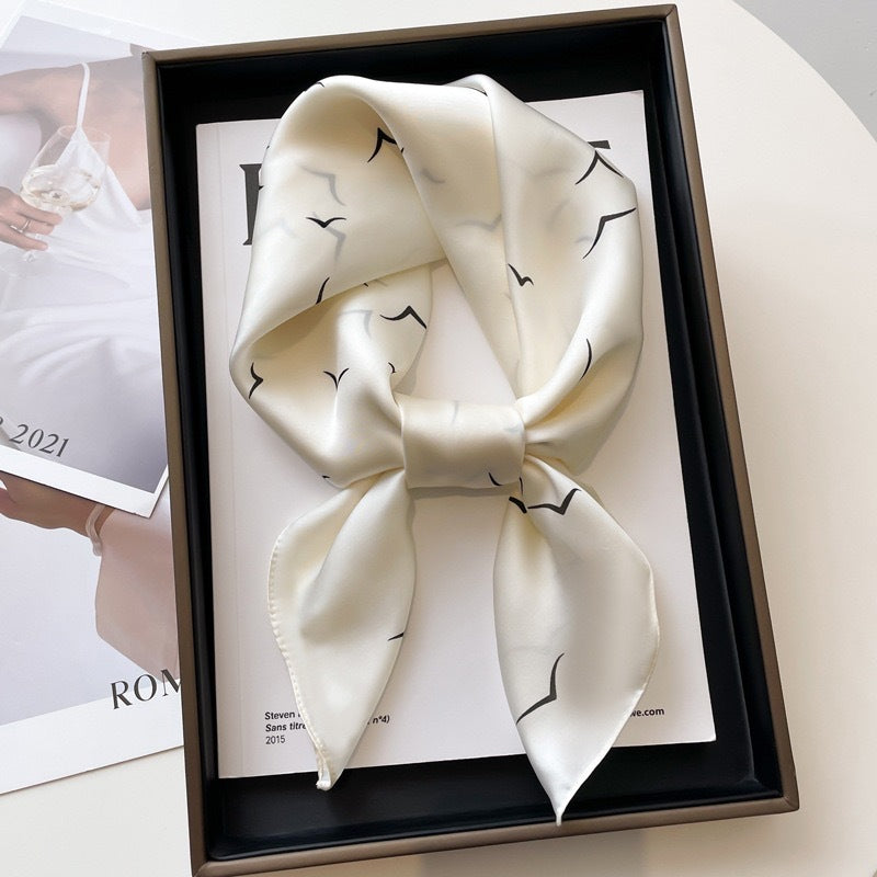 Korean Silk Square Scarf 70×70 cm – Retro Printed Women's Fashion Scarf