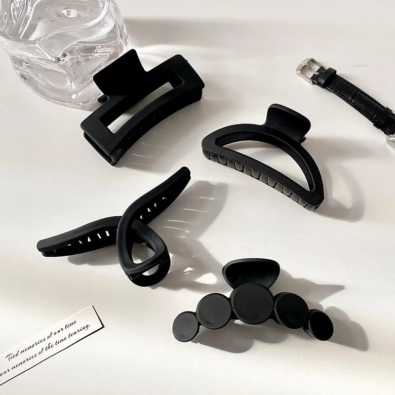 Women Elegant Black Geometric Plastic Hair Claw