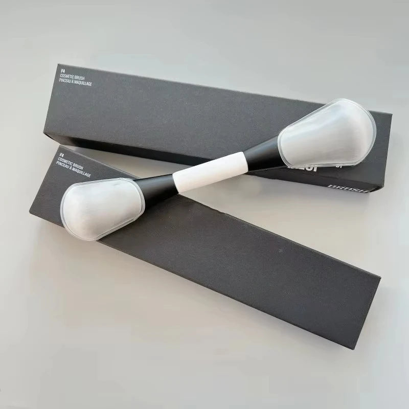 F4 Dual-Ended Foundation Face Brush