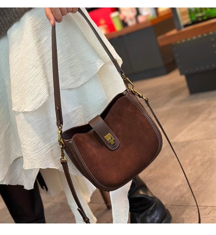 Genuine Cowhide Leather Shoulder Bag – Soft, Structured & Timeless