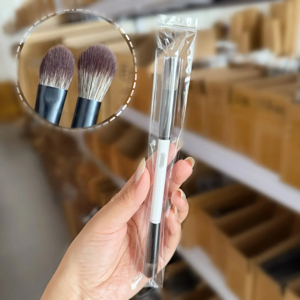 F4 Dual-Ended Foundation Face Brush