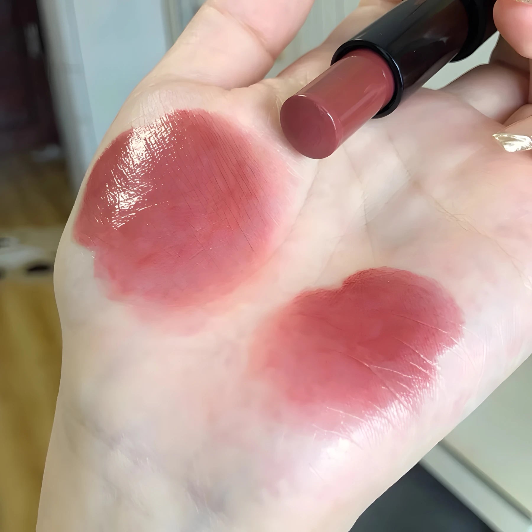 Moisturizing Mirror Lipstick – Waterproof, Long-Lasting Lip Gloss in Red & Brown Shades