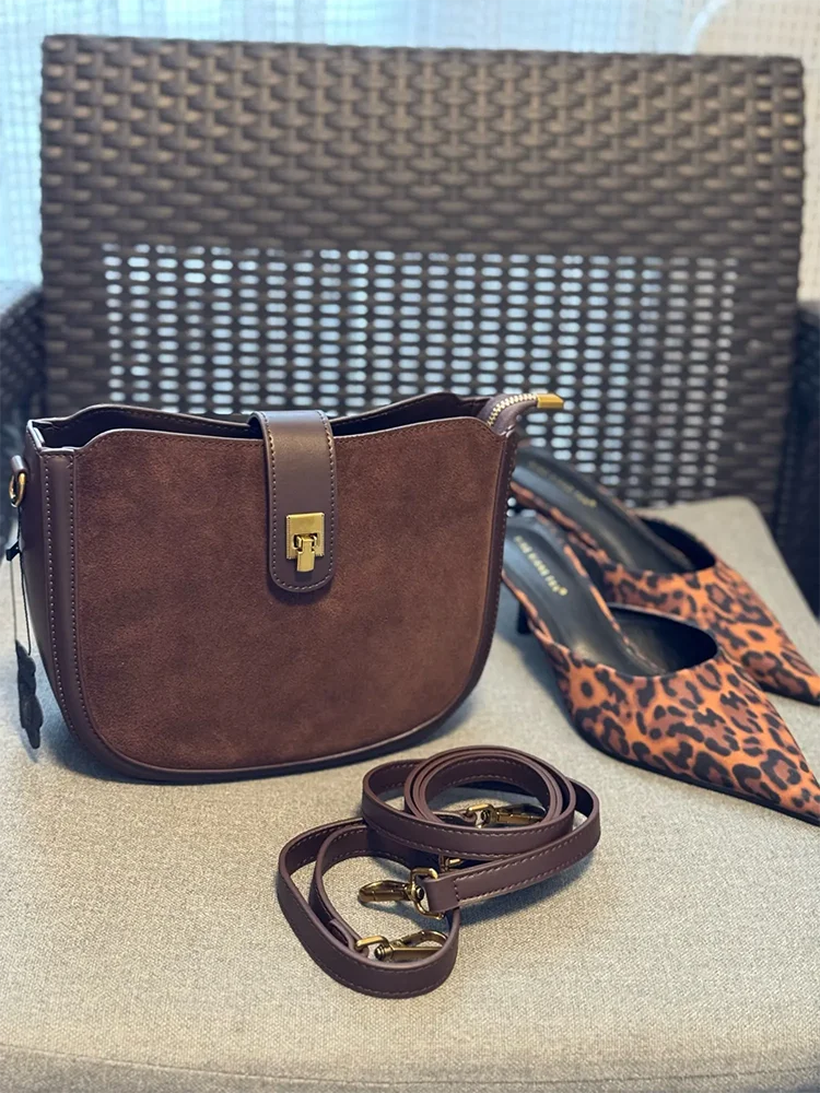 Genuine Cowhide Leather Shoulder Bag – Soft, Structured & Timeless
