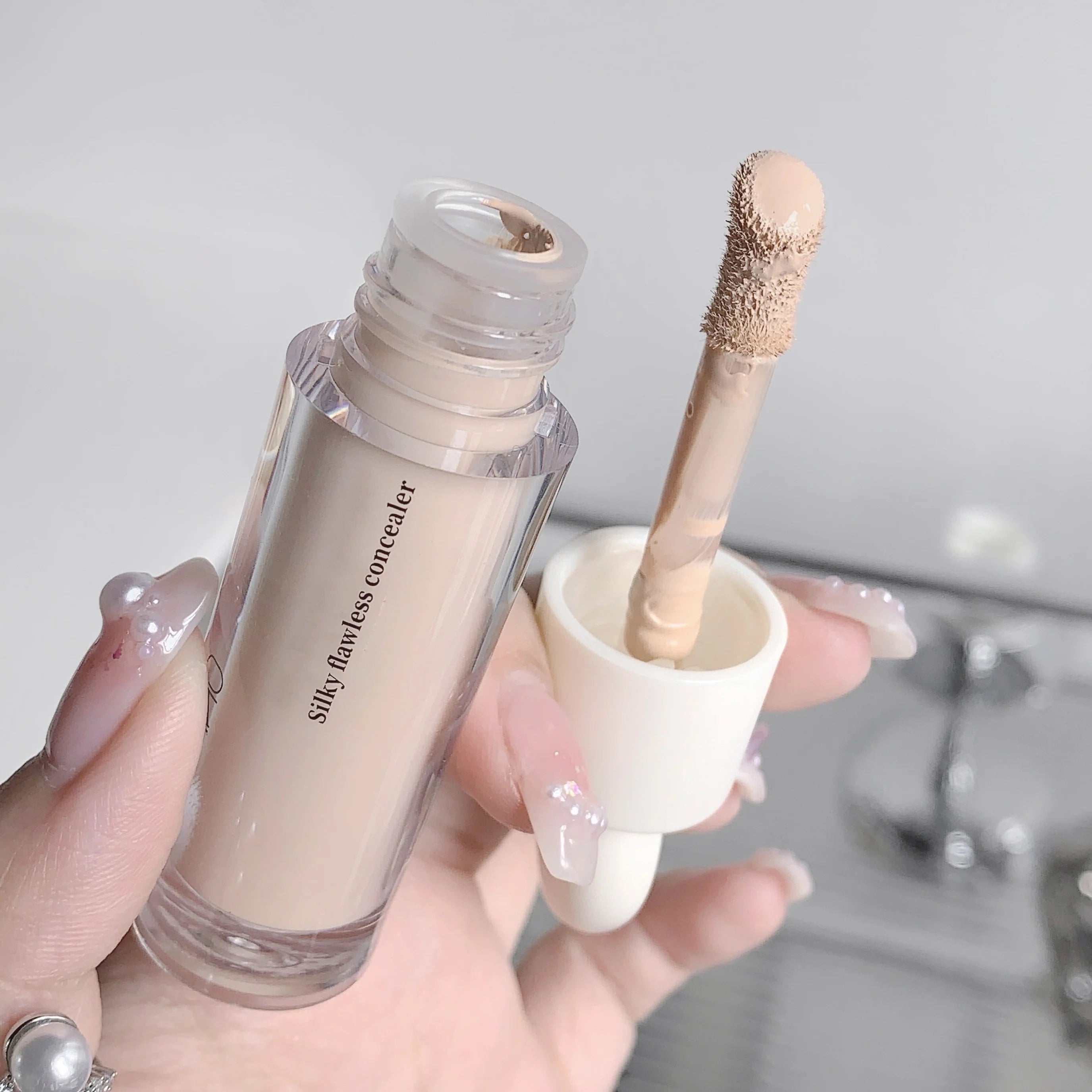 Flawless Finish Liquid Concealer – Full Coverage for Dark Circles, Blemishes & Freckles