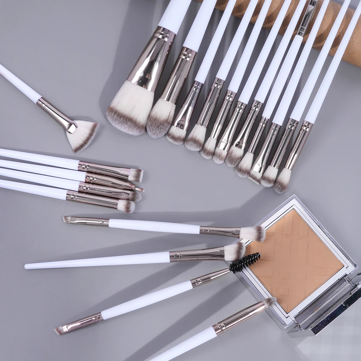 MAANGE 42pcs Multifunctional Makeup Kit