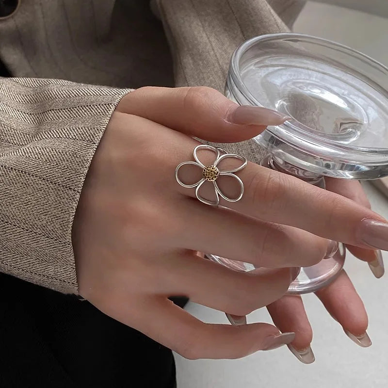 925 Sterling Silver Flower Ring for Women | Hollow Retro Design | Allergy-Free | VENTFILLE Fine Jewelry