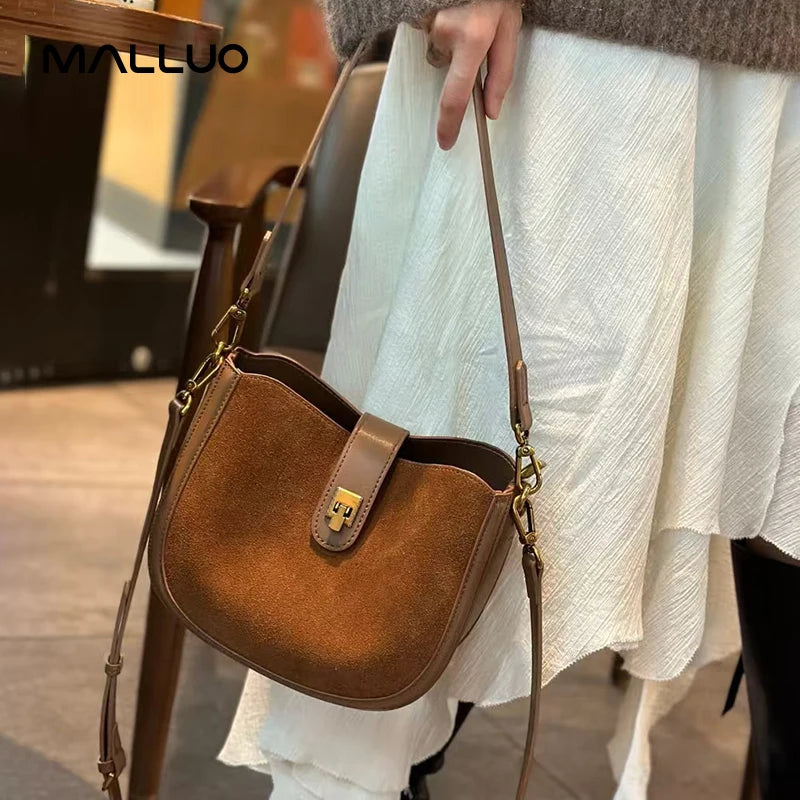 Genuine Cowhide Leather Shoulder Bag – Soft, Structured & Timeless