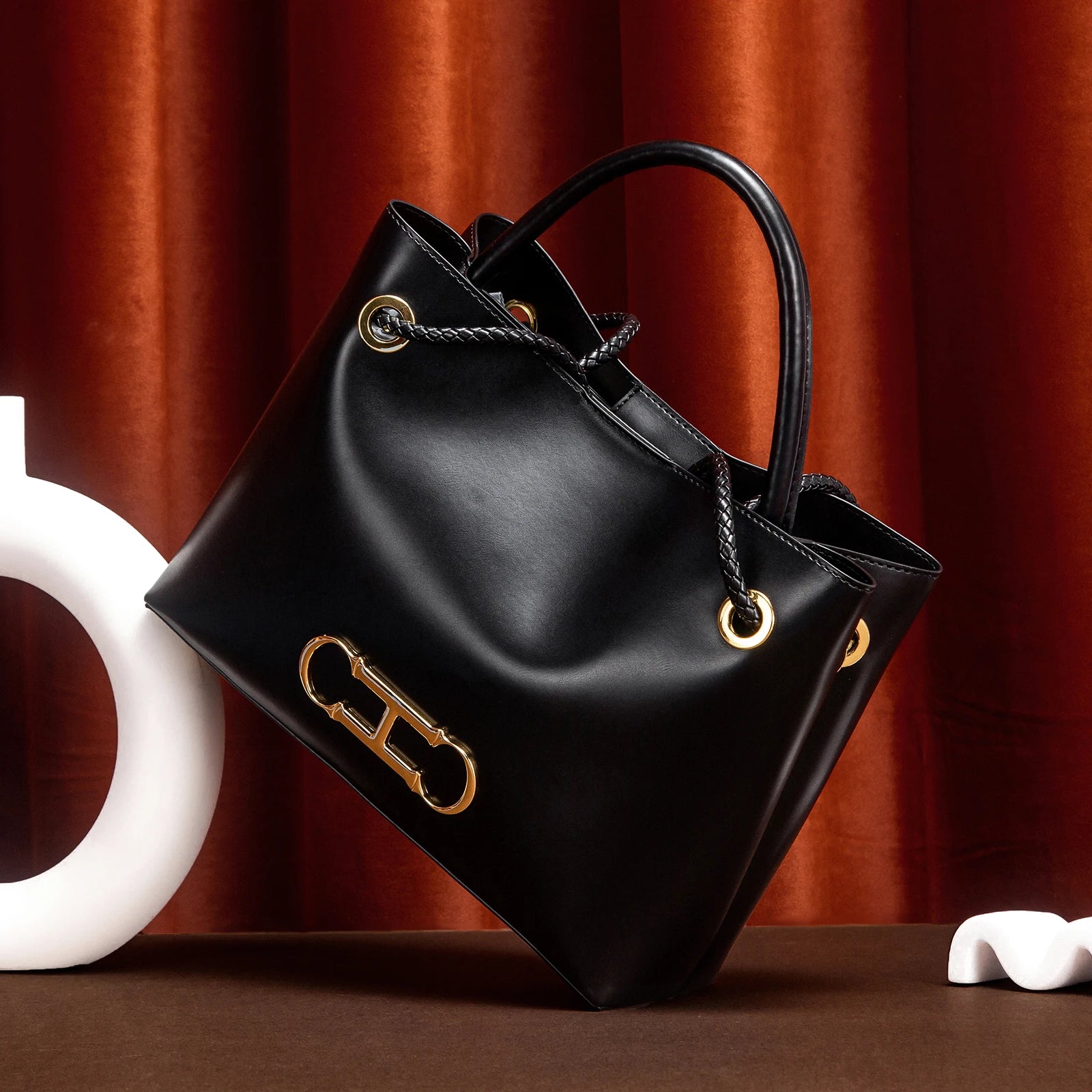 CHCH Women's handbag black