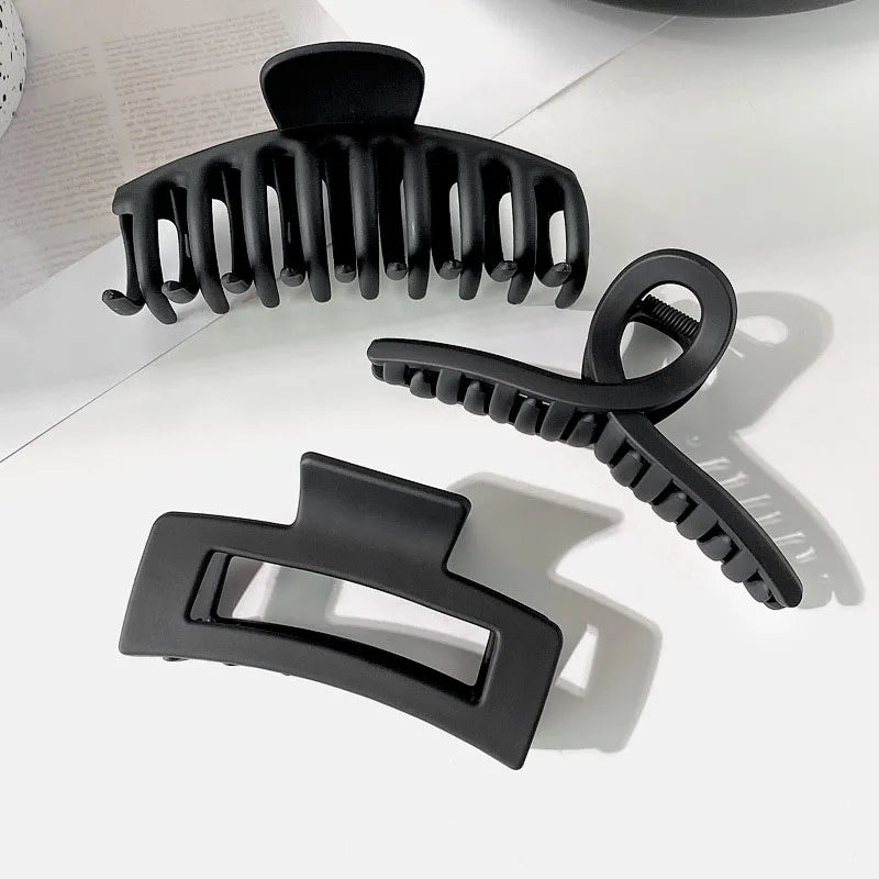 Women Elegant Black Geometric Plastic Hair Claw