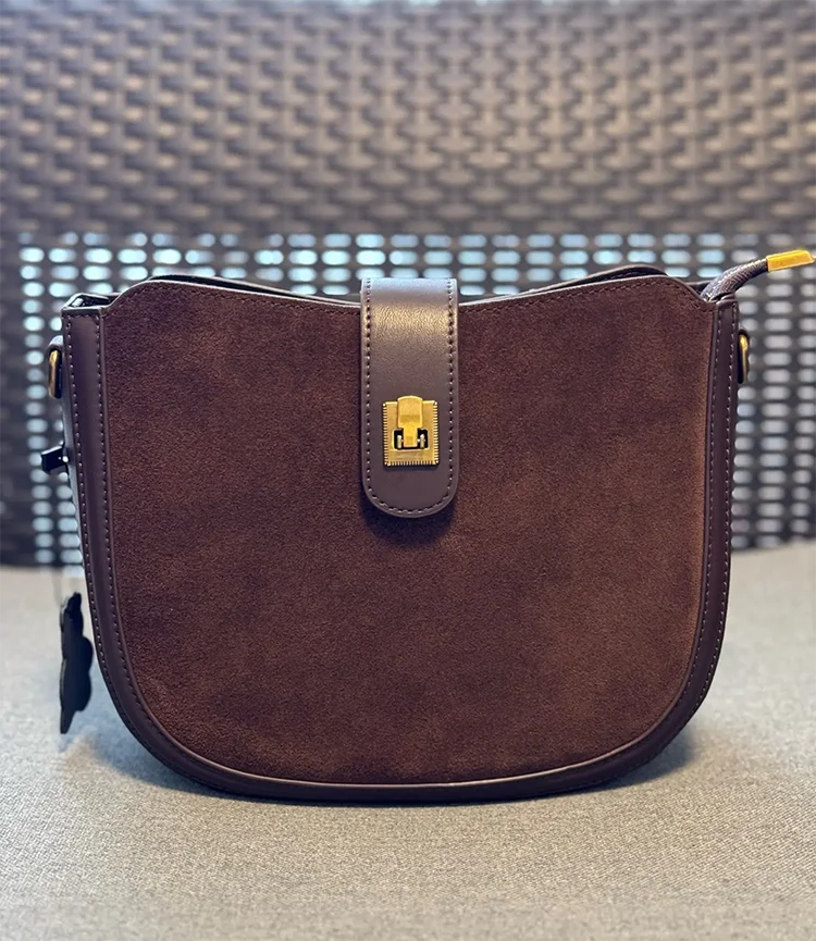 Genuine Cowhide Leather Shoulder Bag – Soft, Structured & Timeless