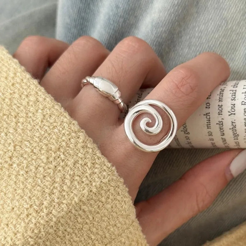 925 Sterling Silver Flower Ring for Women | Hollow Retro Design | Allergy-Free | VENTFILLE Fine Jewelry