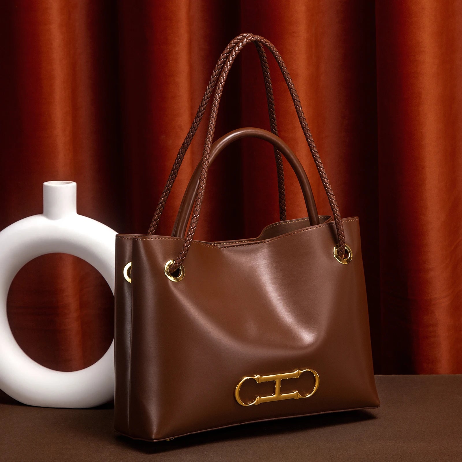 CHCH Women's handbag black