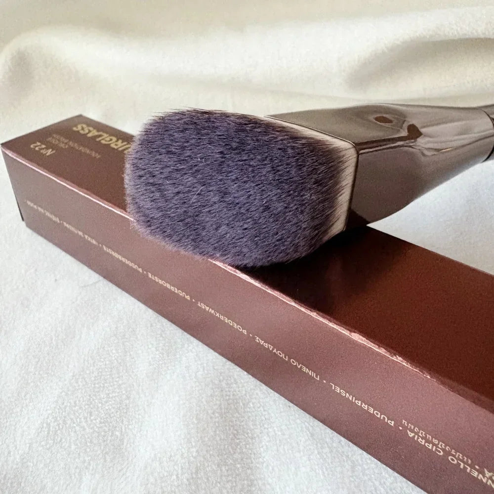 Hourglass Oblique Foundation Brush