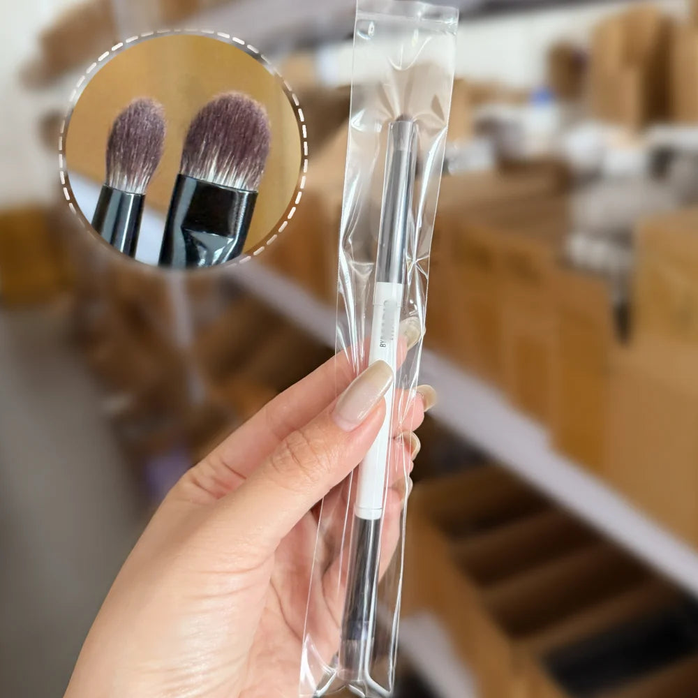 F4 Dual-Ended Foundation Face Brush