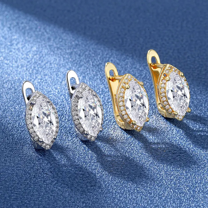 Sparkling Sterling Silver Round Zircon Stud Earrings — Brilliance That Takes Your Breath Away
