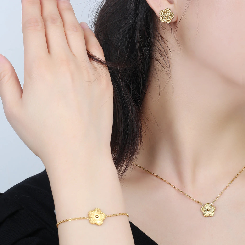 18K Gold Plated Flower Jewelry Set | 3-Piece Necklace Earrings Bracelet | Stainless Steel | Women's Fashion Gift