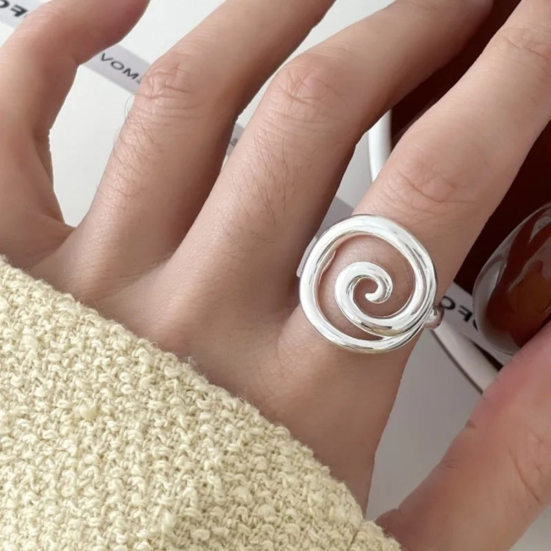 925 Sterling Silver Flower Ring for Women | Hollow Retro Design | Allergy-Free | VENTFILLE Fine Jewelry
