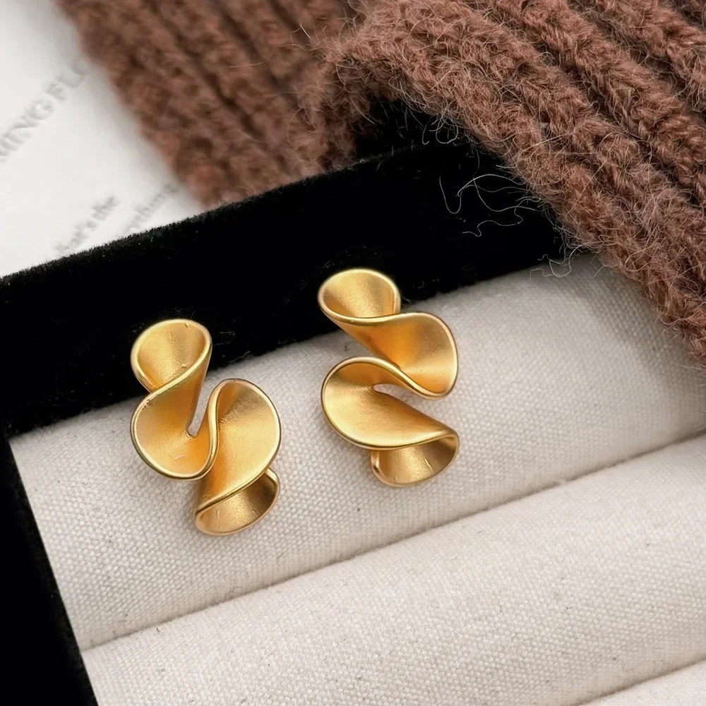 Sterling Silver Twisted Flower Stud Earrings — 18K Gold Plated, Minimalist Fine Jewelry