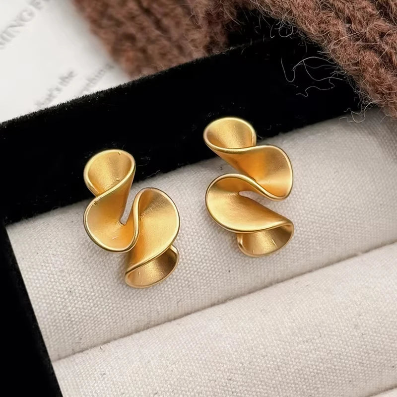 Sterling Silver Twisted Flower Stud Earrings — 18K Gold Plated, Minimalist Fine Jewelry