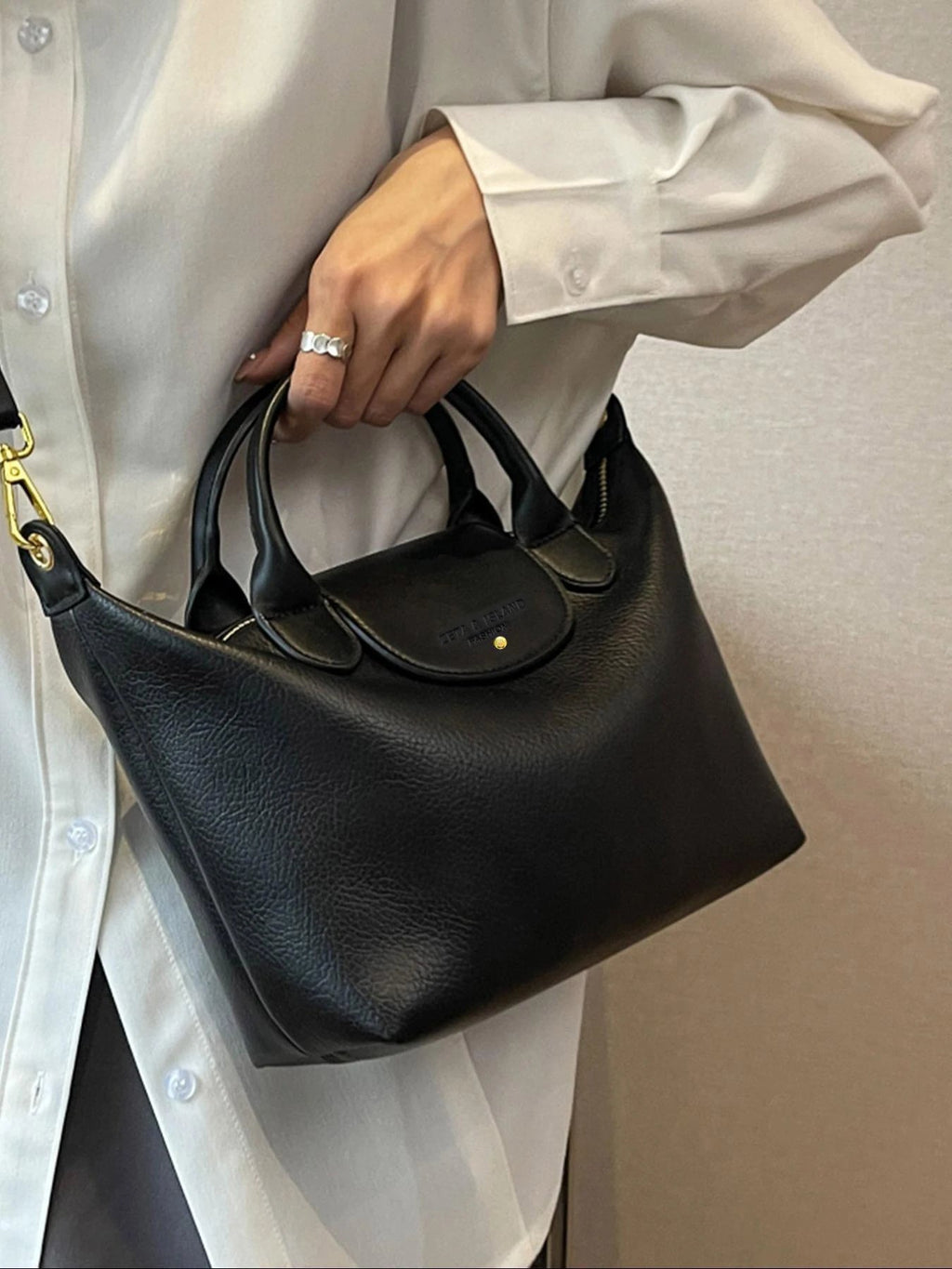 Classic fashion simple messenger bag, elegant temperament, multifunctional, high-value contrast color shoulder bag Nanasbeautyholic