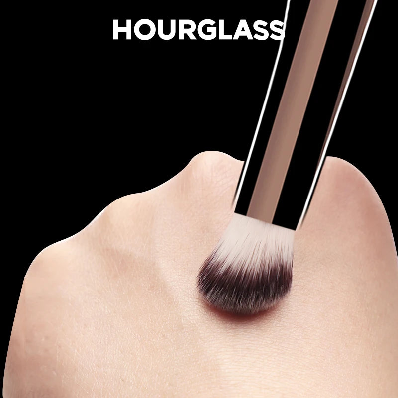 Hourglass Makeup Brush  No.19 Concealer