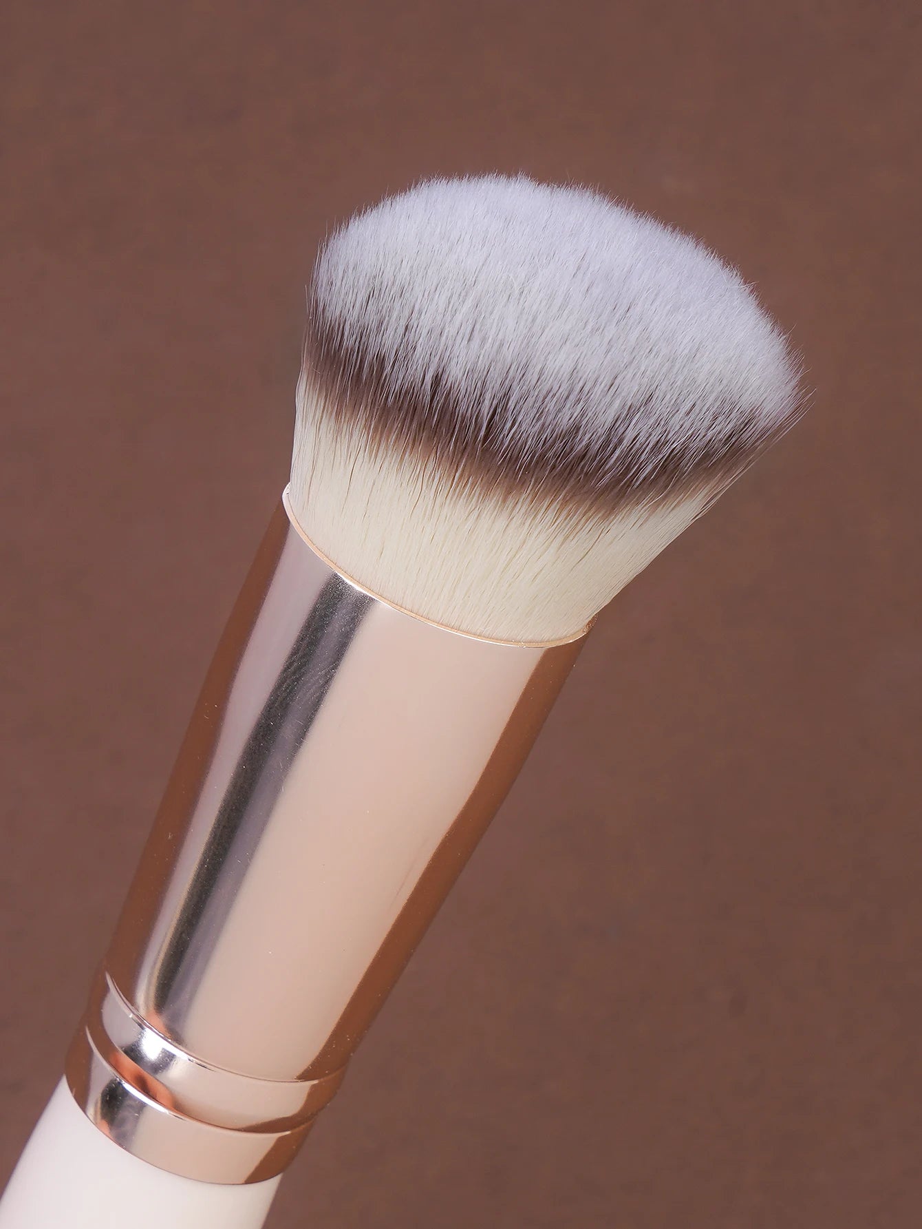 Maange 3Pcs Makeup Brushes + 2Pcs Triangle Powder Puff Set Concealer