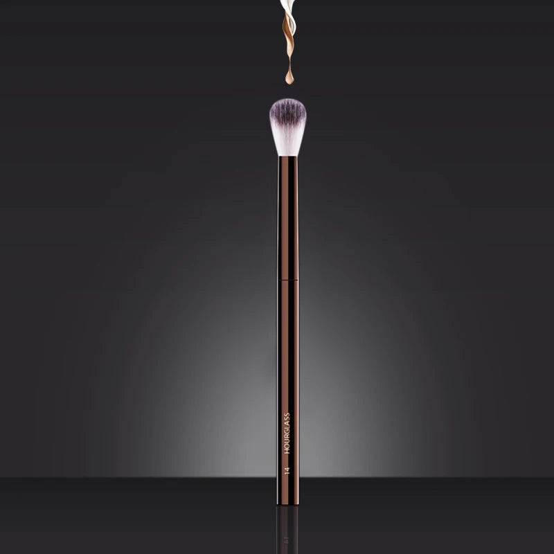 Hourglass Makeup Brush  No.14 for eyeshadow