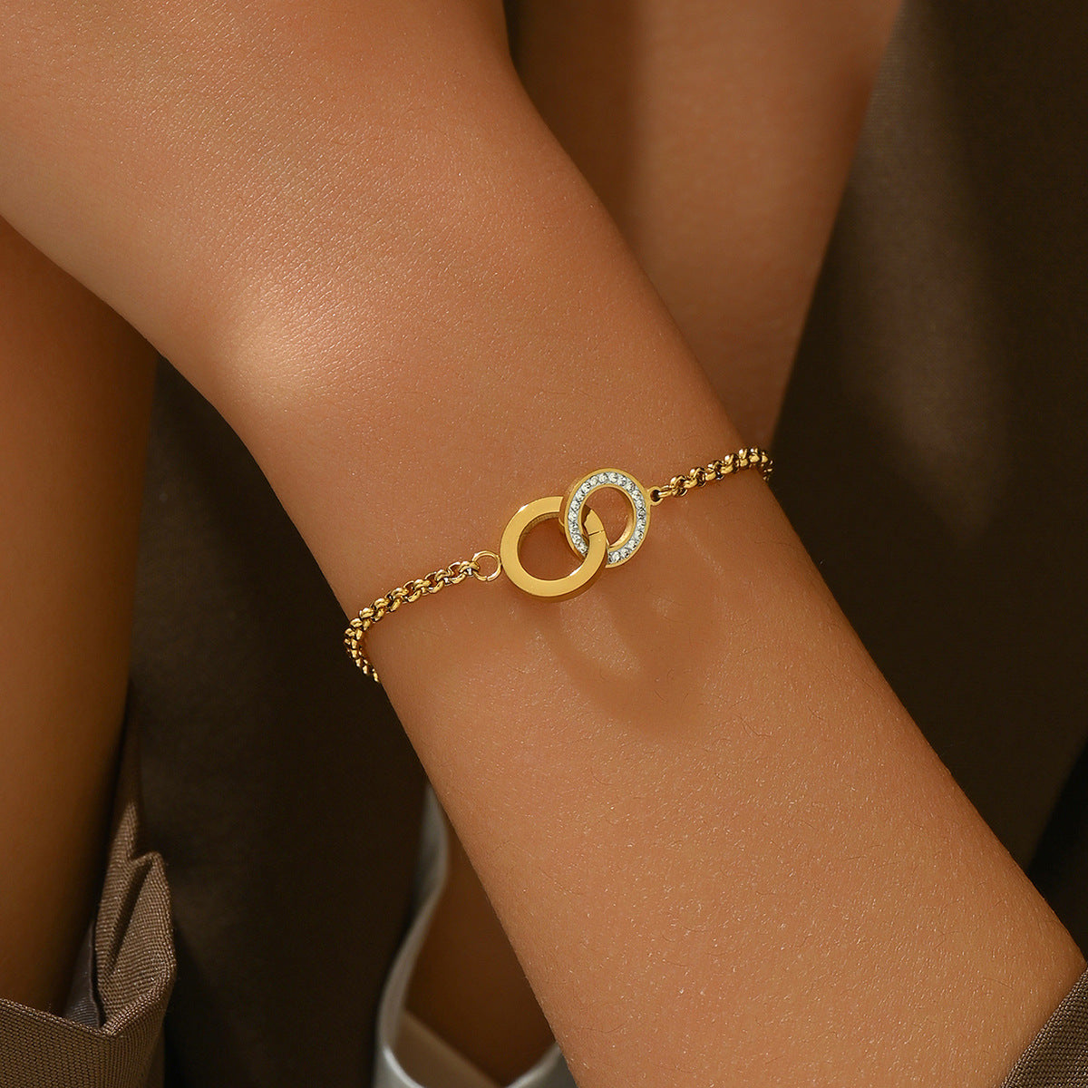 Rhinestone Interlocking Bracelet – Titanium Steel Geometric Bangle